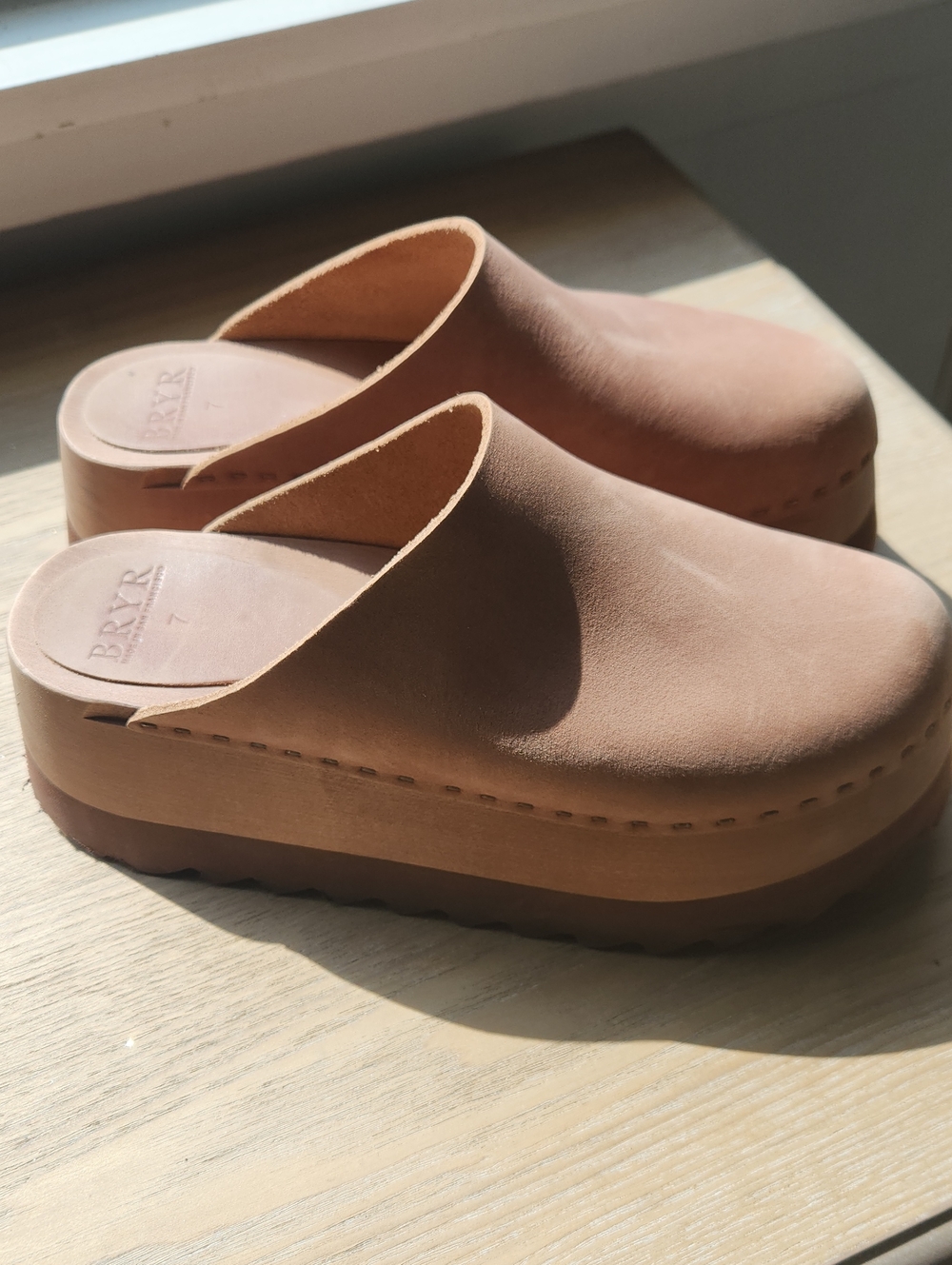 EUC Bryr Mocha Monochrome Chonk Clog SZ 7 HTF